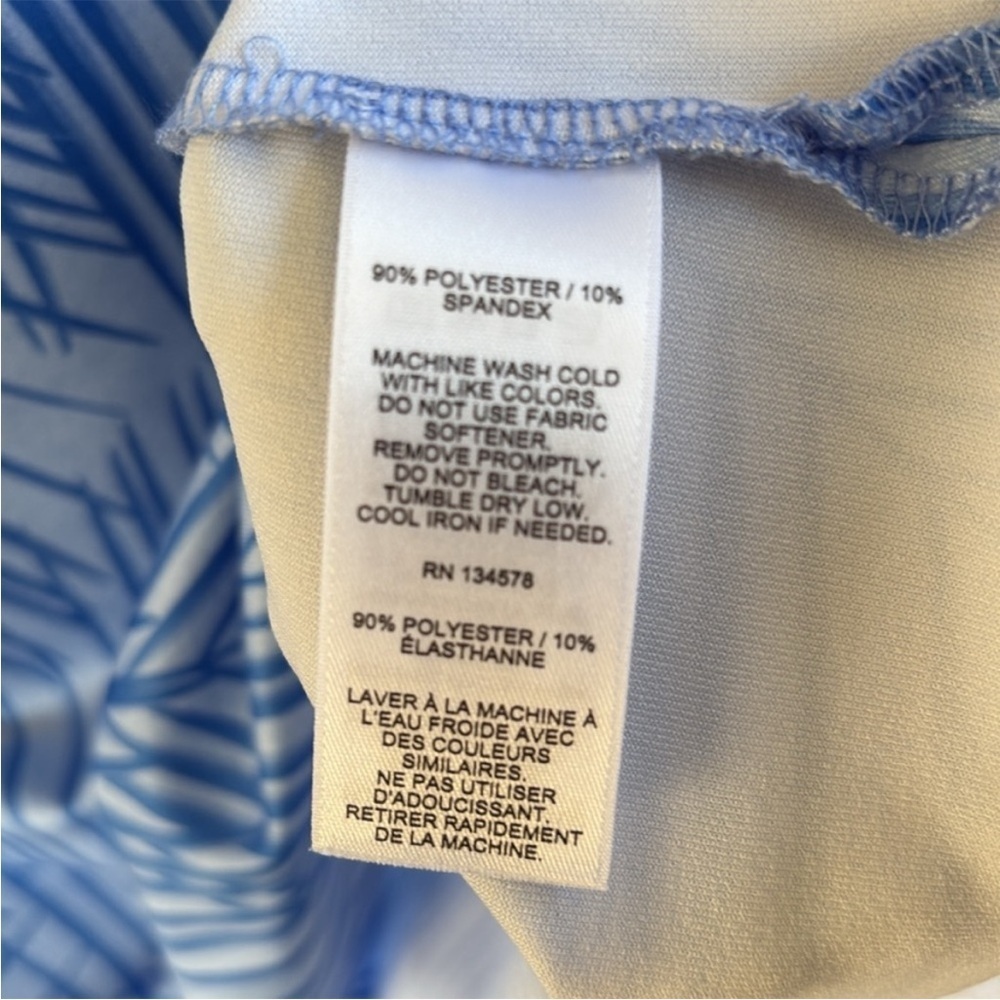 EUC Vineyard Vines Printed Sankaty Top Blue Size Large - Picture 5 of 9